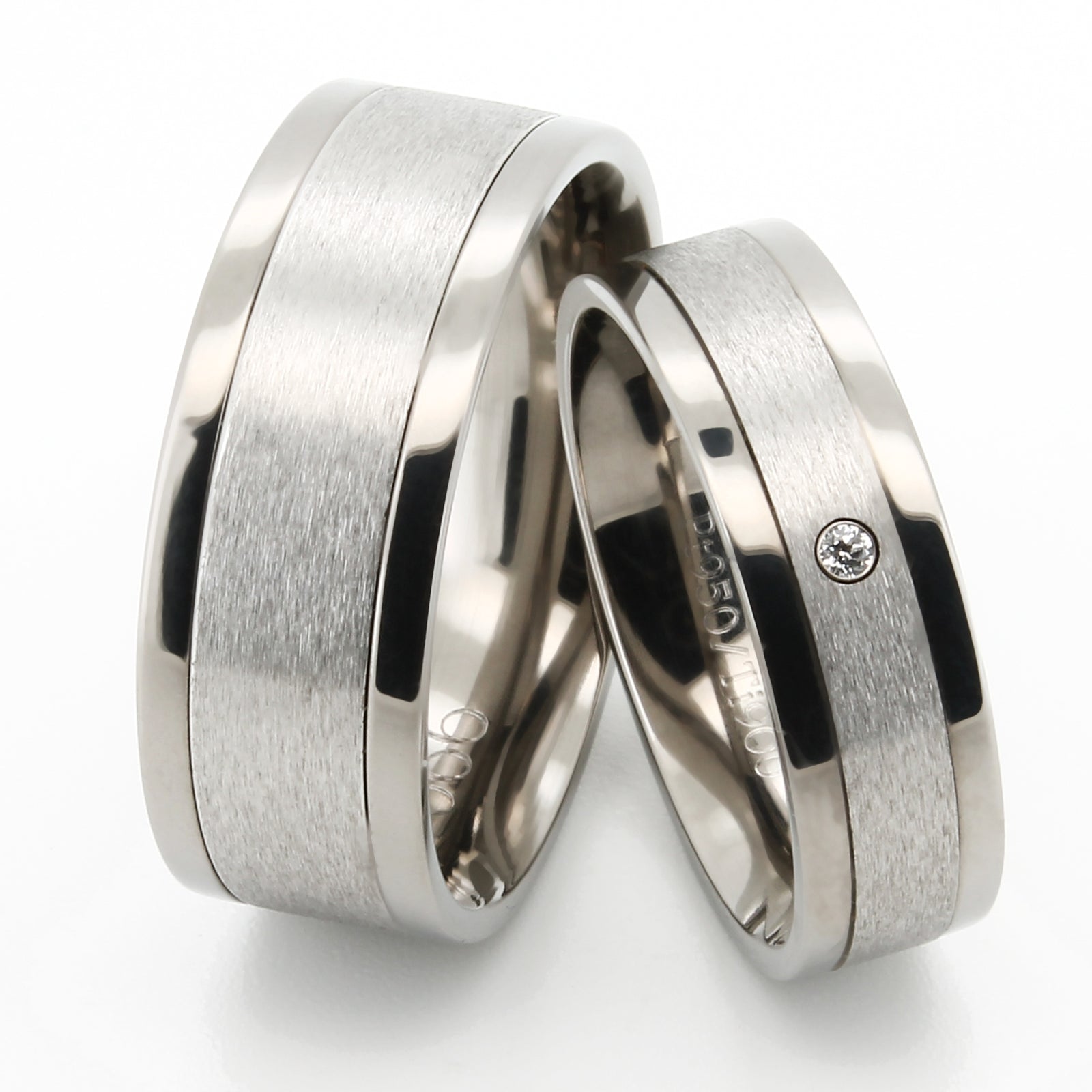 Platin Trauringe satiniert mit modernem flachen Profil