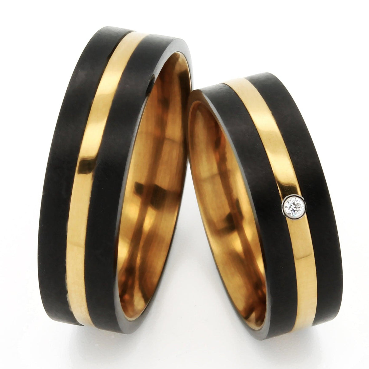 Ehe Ringe Unvergängliche Eleganz: Schwarze-Goldene Titan Trauringe | TICO Berlin