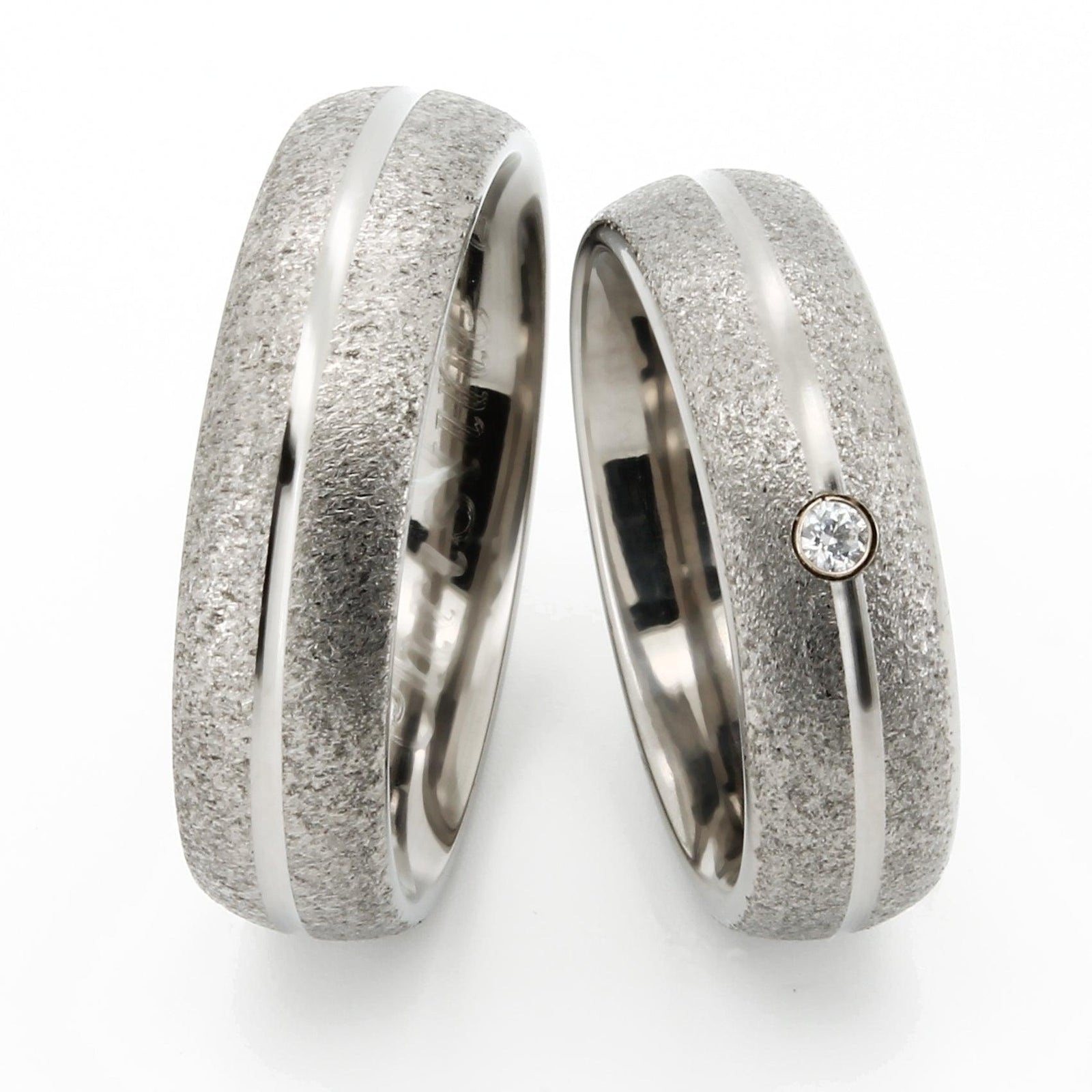 Titan Ehering matt mit Diamant